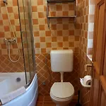 Karpatia Bed and Breakfast Έστεργκομ