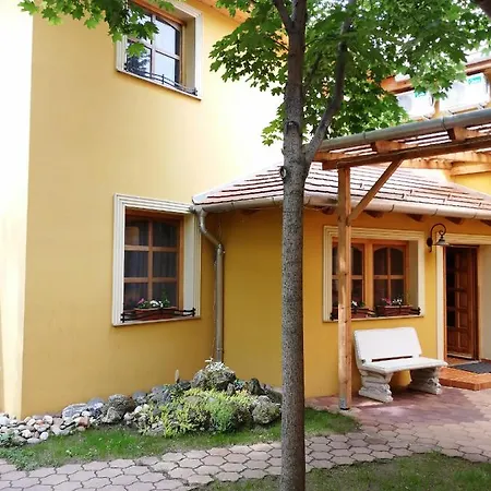 Karpatia Panzio Esztergom