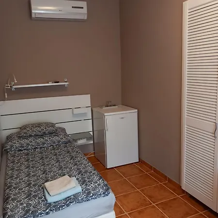 Karpatia Oda ve Kahvaltı 3*